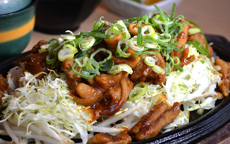 鉄板ホルモンのみそ焼き定食